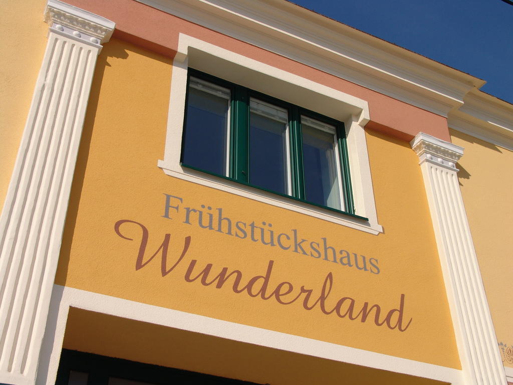 ラー・アン・デア・ターヤー Fruehstueckshaus Wunderland Bed & Breakfast エクステリア 写真
